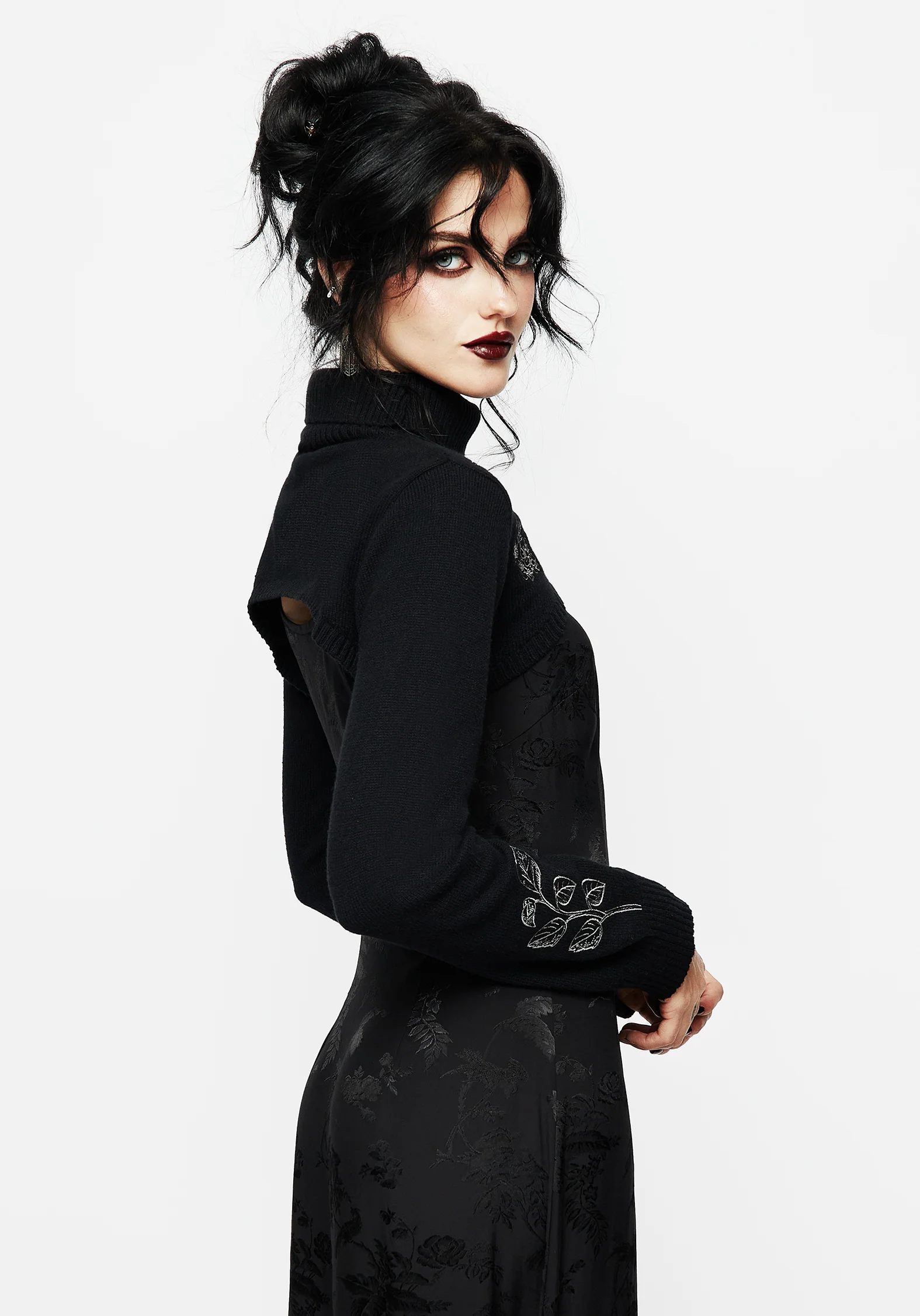 Amalthea Embroidered Roll Neck Extreme Crop Sweater - Image 5