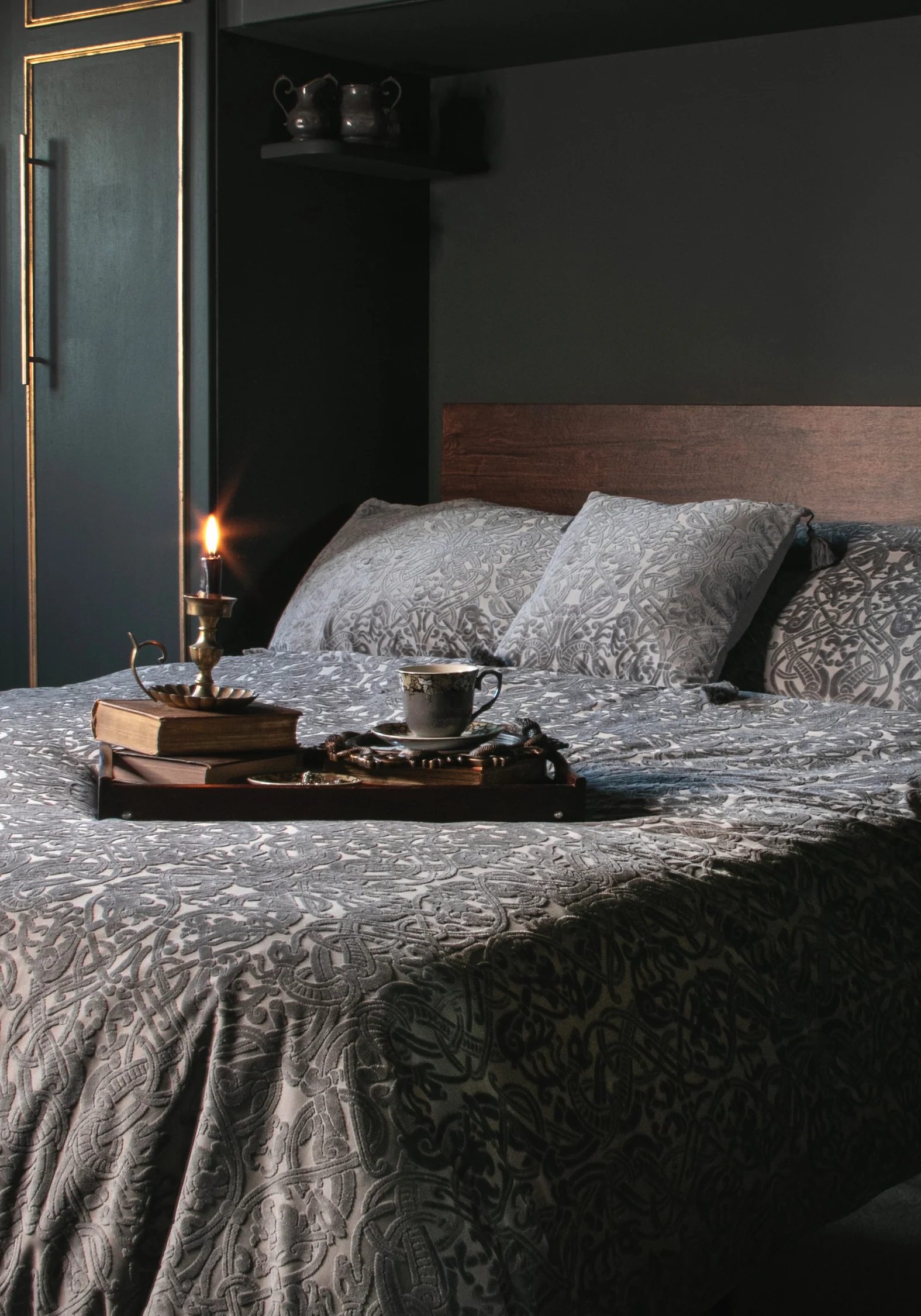Branwyn Dragon Velvet Bedding (US King)