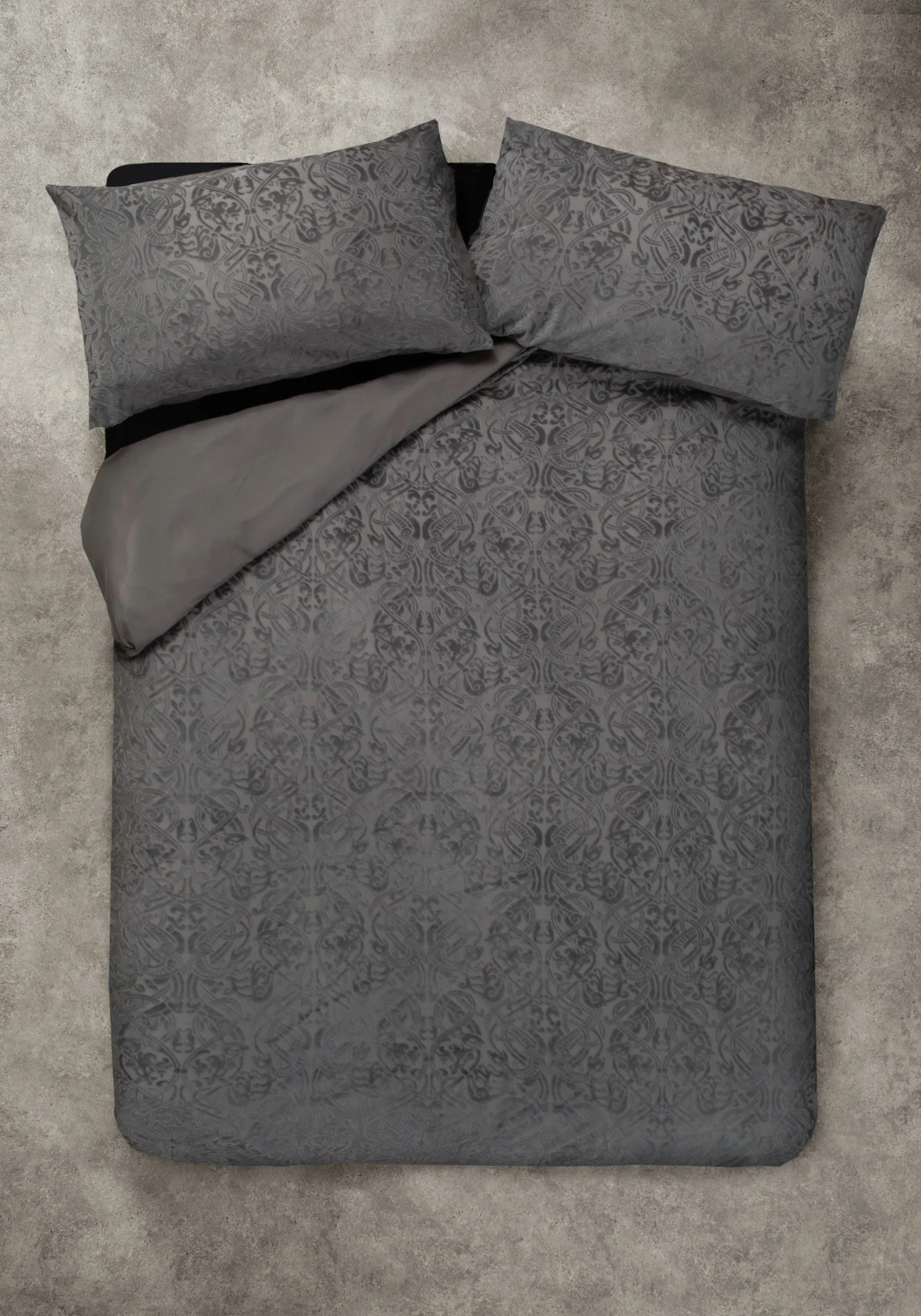 Branwyn Dragon Velvet Bedding (US King) - Image 4