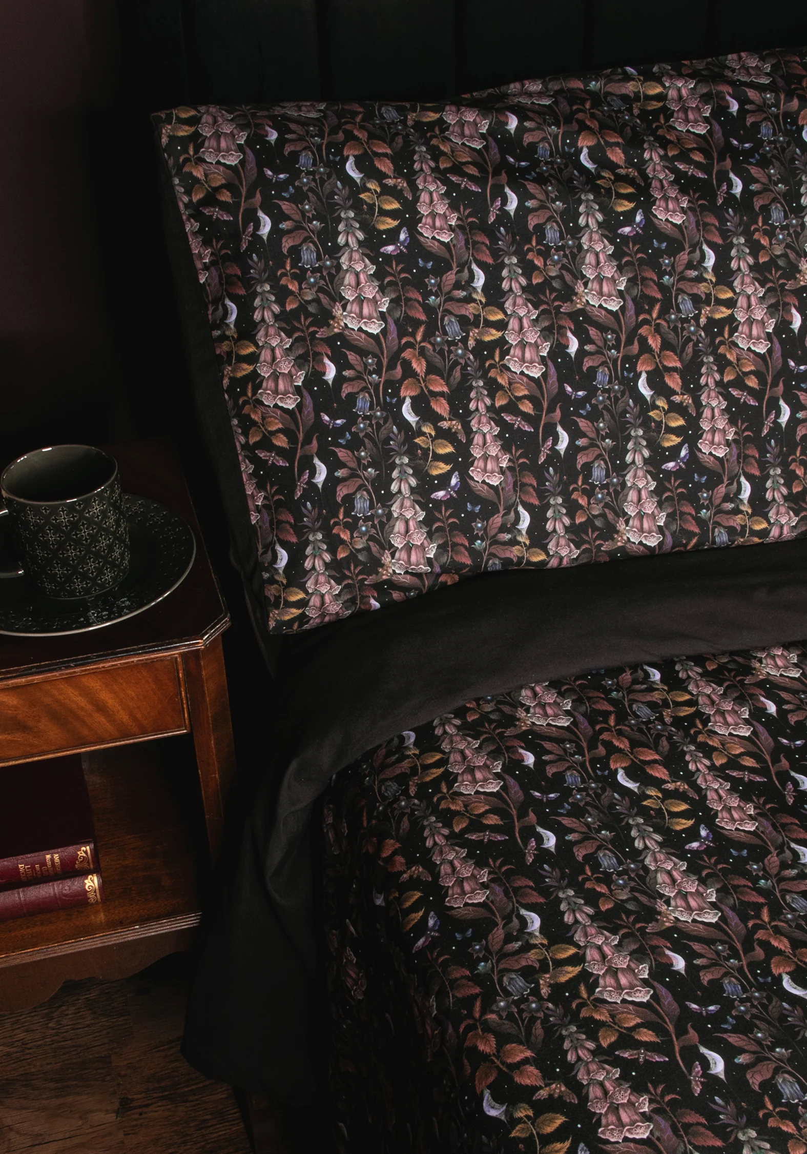 Foxglove Bedding Set - US Queen - Image 6