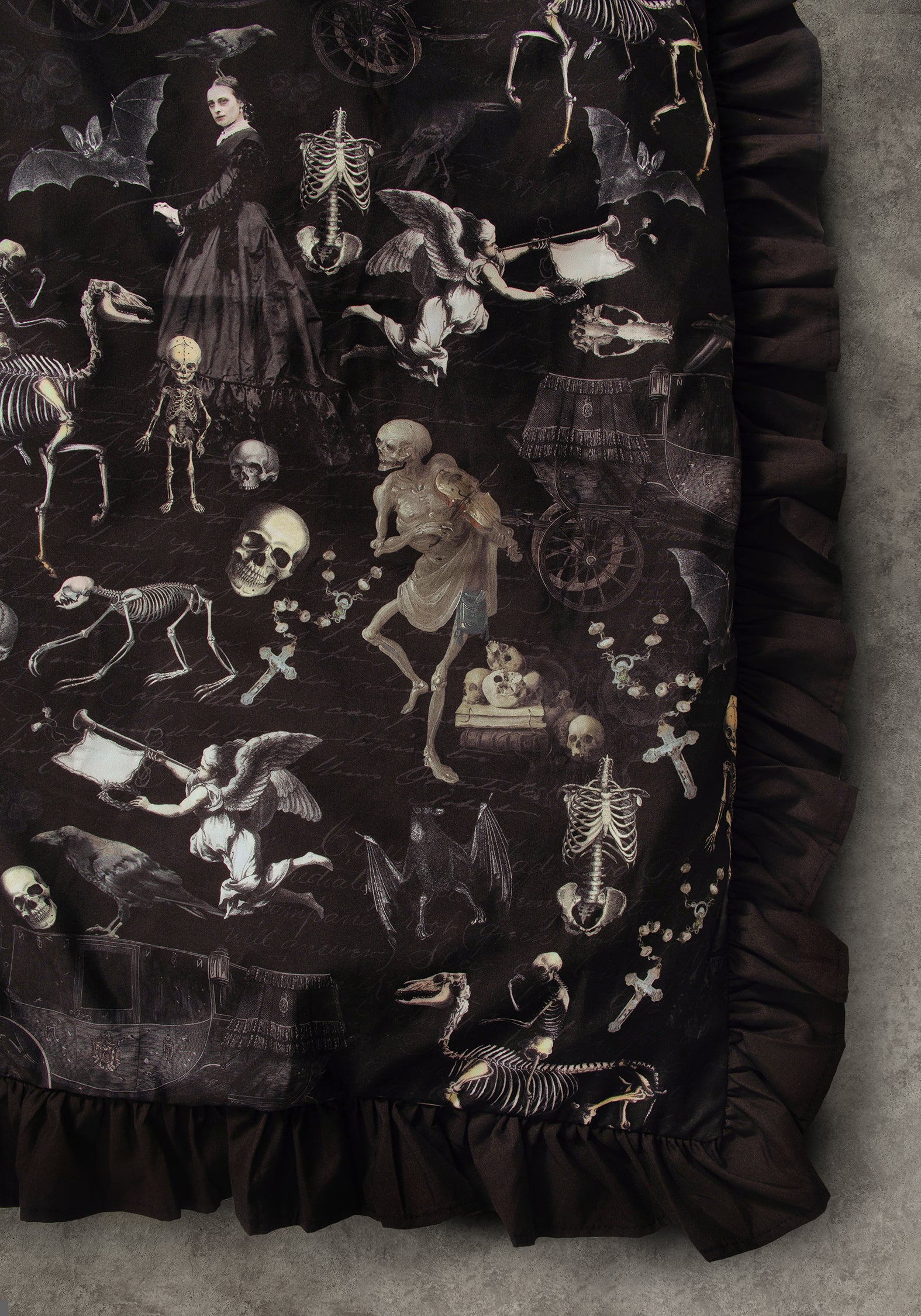Melancholia Ruffle Bedding Set - US Queen - Image 4