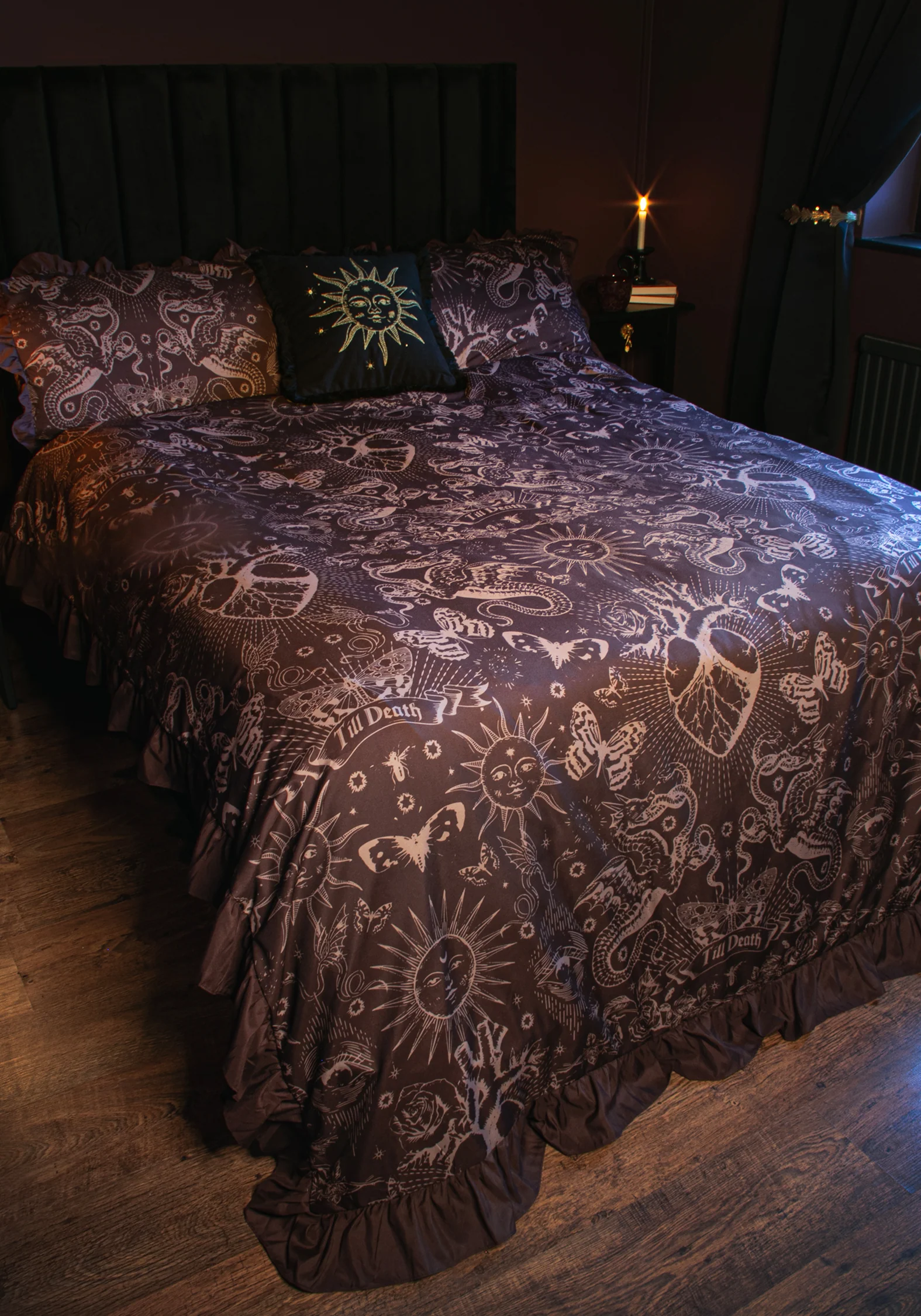 Paramour Frilled Edge Tattoo Print Bedding Set (US King)